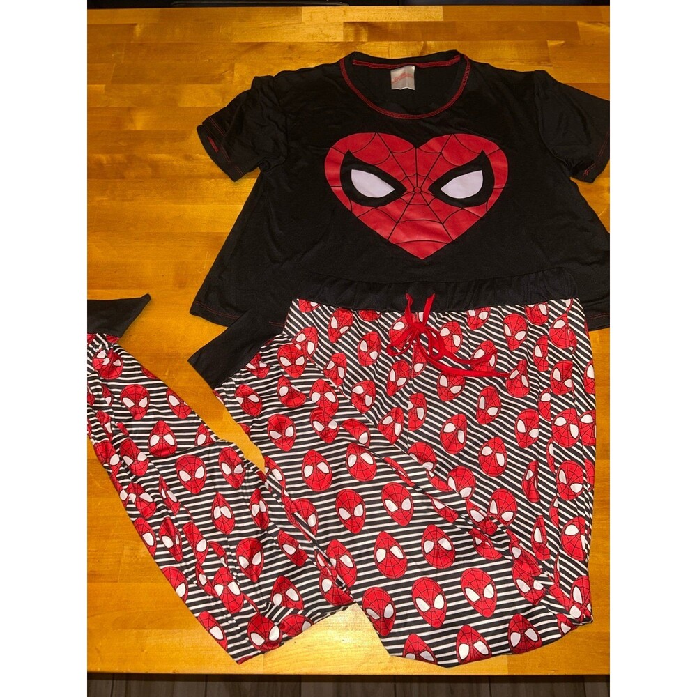 Women’s Marvel Spiderman Pajama Set Size Medium New Without Tags